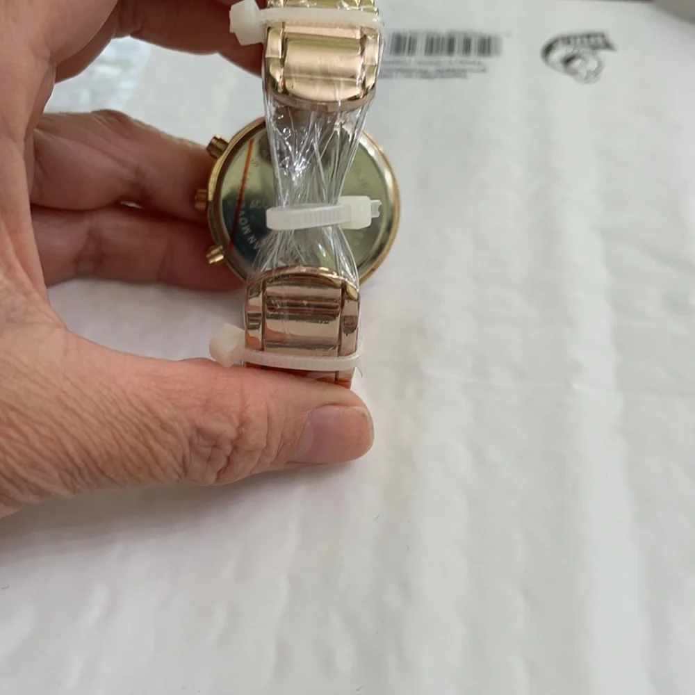 TIME AND TRUE WOMAN GOLDEN CUFF WATCH BANGLE QUARTZ ACCURACY